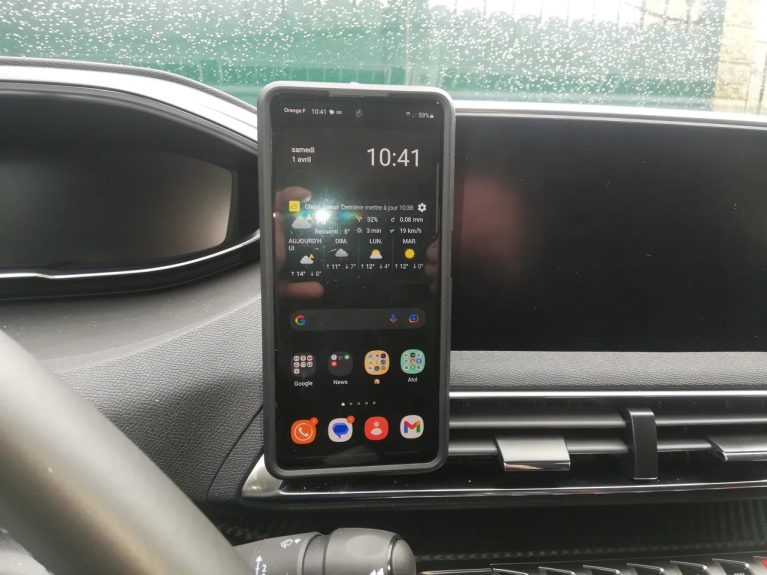 Suportul auto pentru telefon care nu te lasă la greu: cum alegi unul sigur, stabil și compatibil cu husa ta