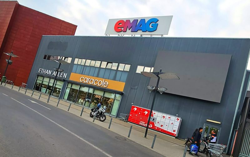eMAG introduce o nouă taxă la toate comenzile. Cât plătești inevitabil în plus, așa a făcut și la Fashion Days