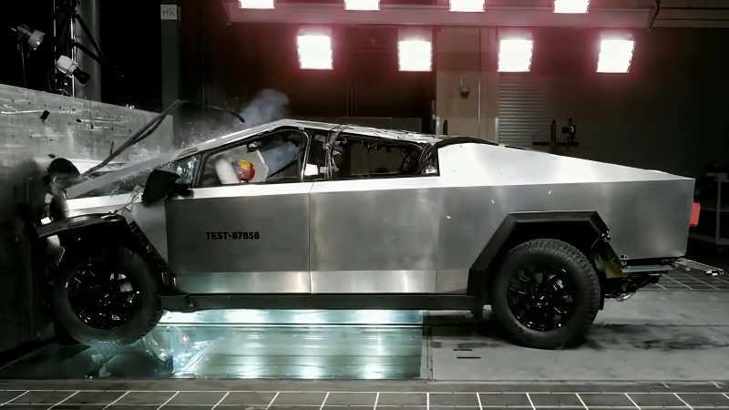 Lovitură pentru imaginea Cybertruck: aproape o cincime din livrări au mers către firmele lui Elon Musk