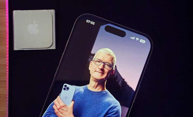 Tim Cook pleacă din fruntea Apple: cine va deveni șef în locul său