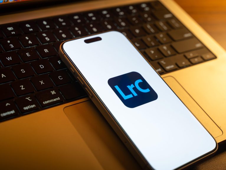 Cum faci downgrade la Lightroom fără să-ți pierzi fotografiile: ghid simplu pentru cataloage compatibile