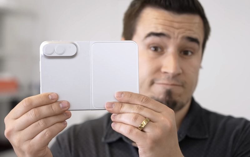 Primul iPhone pliabil stârnește deja furie printre fanii Apple. Designul scăpat pe internet, criticat ca fiind „tot ce se putea mai rău”