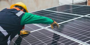 Praful îți fură energia gratis: cum menții randamentul maxim al panourilor fotovoltaice