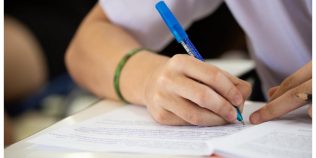 Cum se rezolvau subiectele la Limba română la Evaluarea Națională 2026. Exercițiul de gramatică la care au greșit mulți elevi