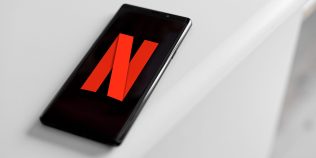 Cum vezi filme Netflix pe telefon sau tabletă: ghid rapid pentru oriunde ai fi