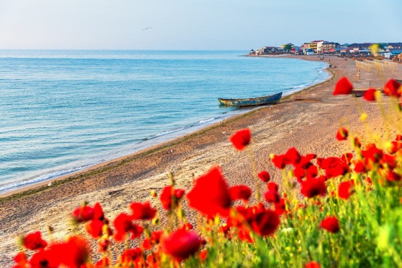 Vama Veche în 2026: istoria, farmecul pierdut și transformarea celei mai controversate destinații de la mare de 1 Mai