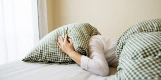 Atacuri de panică, depresie şi insomnie, afectări psihice ale femeilor în peri şi menopauză. Psihiatru: „E un moment bun să își schimbe stilul de viață”
