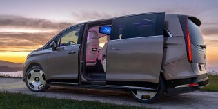 Mercedes transformă duba electrică într-o limuzină cu 8 locuri. VLE 300 are 400 CP, autonomie mare și preț de S-Class