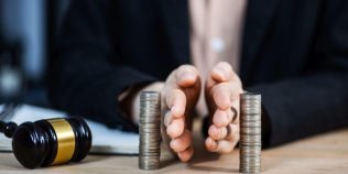 „Părinţii mei sunt divorţaţi, tata s-a recăsătorit şi are doi copii cu noua soţie. Ce drepturi de moştenire au”. Explicaţia clară a unui avocat