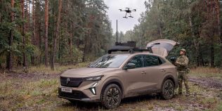 Renault anunță o mașină pe care nu o vei vedea niciodată pe străzi. De ce s-ar putea să visezi la 4 TROOP