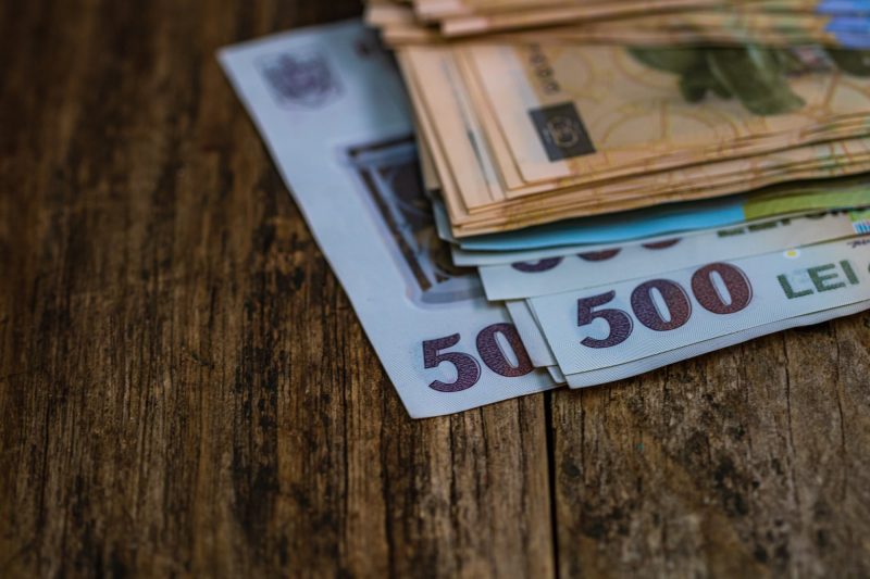 Când trebuie să dai înapoi banii pentru cursurile plătite de angajator. Regula pe care puțini salariați o cunosc