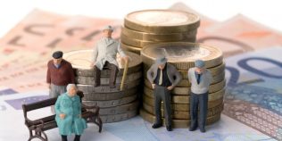 Când vor fi plătite pensiile în iulie 2026. Pensionarii ar putea primi banii mai devreme