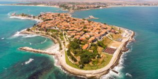 Cât costă o vacanță în Bulgaria în 2026. În unele stațiuni mănânci cu 6 euro, în altele plătești 27 de euro pentru o cafea și o prăjitură