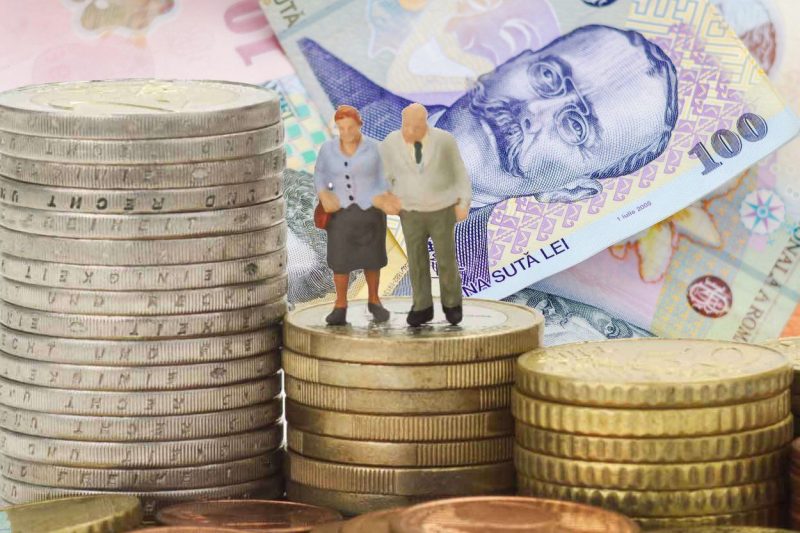 Câți bani a reușit să strângă la Pilonul II un român cu salariul mediu în 18 ani. Din 2027 intră în vigoare reguli noi