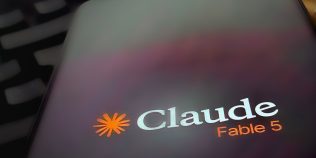 Inteligența artificială ce poate deveni un pericol dacă ajunge pe mâini greșite. Anthropic lansează Fable 5, versiunea „sigură” a modelului capabil să găsească breșe software în câteva minute