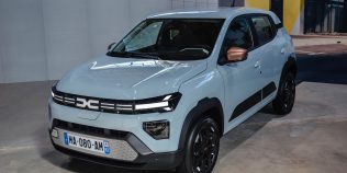 Dacia cu anvelope ieftine: cât de mult pierzi la frânare, confort și zgomot