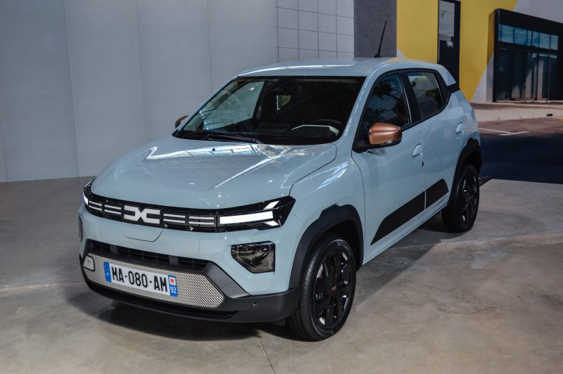 Dacia cu anvelope ieftine: cât de mult pierzi la frânare, confort și zgomot