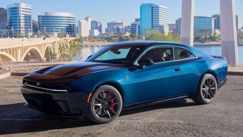Noul Dodge Charger EV are mufă Tesla și accelerează ca un supercar, dar costă cât două Dacia Spring și un Jogger: 0 – 100km/h în 3,3 secunde și 430 km autonomie