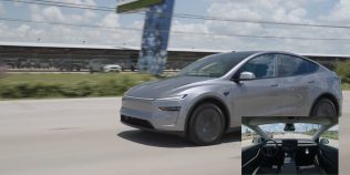 Tesla promite noi funcții FSD, dar recunoaște indirect problema: șoferul încă trebuie să intervină