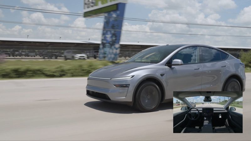 Tesla promite noi funcții FSD, dar recunoaște indirect problema: șoferul încă trebuie să intervină