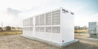 GM pariază pe baterii fără litiu: tehnologia cu sodiu care poate schimba rețeaua electrică