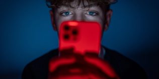 Interzicerea rețelelor sociale pentru copii și adolescenți sună bine, dar internetul nu se repară apăsând pe un singur buton