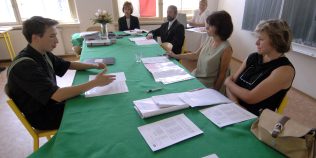 BAC 2026. Astăzi și vineri are loc evaluarea orală la limba străină. Cum sunt examinați elevii și ce presupun cele trei probe