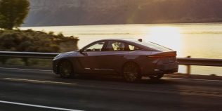 Lexus are un sedan electric mai ieftin decât Audi și BMW, dar autonomia reală spune o poveste complicată