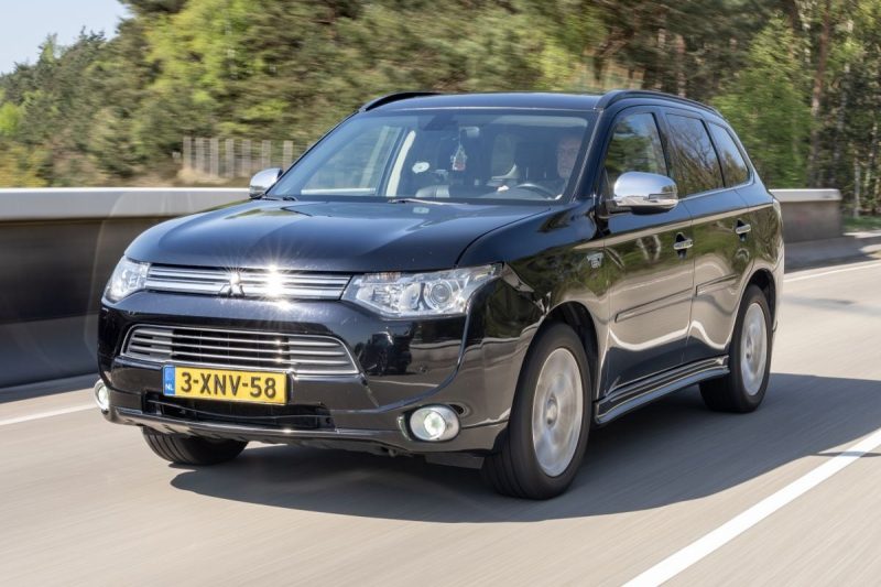 Un Mitsubishi Outlander PHEV a trecut de 500.000 km fără să fie încărcat vreodată: povestea surprinzătoare a unui proprietar olandez