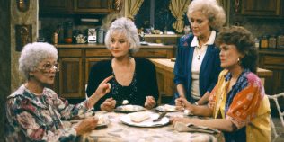 De ce revin mereu la The Golden Girls, serialul care a vorbit despre iubire, diferențe și acceptare într-o perioadă în care nu prea se purta REVIEW