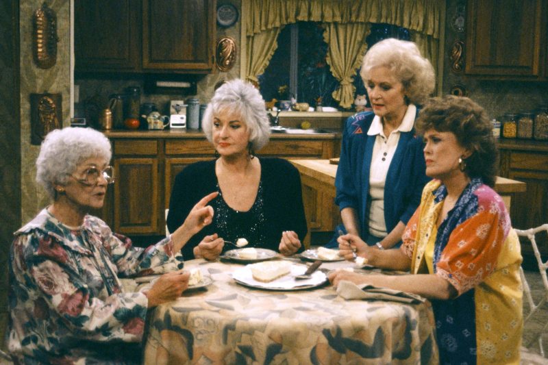 De ce revin mereu la The Golden Girls, serialul care a vorbit despre iubire, diferențe și acceptare într-o perioadă în care nu prea se purta REVIEW
