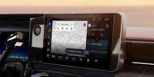 Renault aduce Gemini în mașini: asistentul AI de la Google va controla funcțiile mașinii prin comenzi naturale