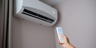 Cum să reduci consumul aerului condiționat cu până la 20% în timpul verii. Setarea care face diferența