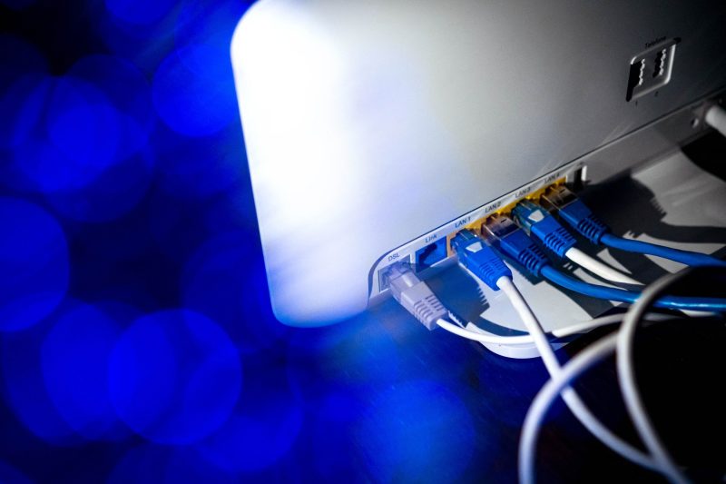 Routerul ieftin care a schimbat internetul de acasă. Povestea neașteptată a dispozitivului devenit legendă printre pasionații de tehnologie
