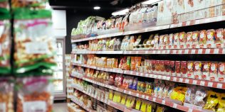 Schimbare în toate supermarketurile din România. Ce se modifică la produsele de pe raft
