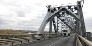 Şoferii care sunt scutiţi de taxa de pod Giurgiu-Ruse, în 2026. Noile categorii anunţate de Ministerul Transporturilor