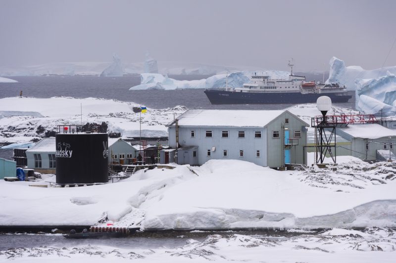 Seiful ascuns sub gheața Antarcticii care ar putea salva istoria climei Pământului. Ce păstrează în interior