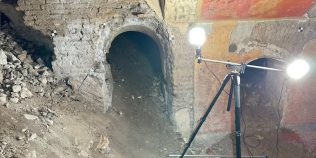 Elevii unui liceu au descoperit o comoară istorică sub sala de sport. Vila romană veche de 1.800 de ani era ascunsă în Roma