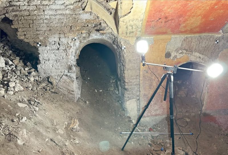 Elevii unui liceu au descoperit o comoară istorică sub sala de sport. Vila romană veche de 1.800 de ani era ascunsă în Roma