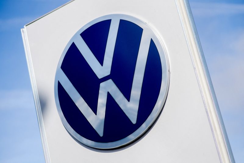 Volkswagen taie zeci de mii de locuri de muncă: gigantul auto german se micșorează ca să supraviețuiască
