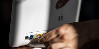 Setarea banală din router care îți poate repara internetul de acasă fără să schimbi abonamentul