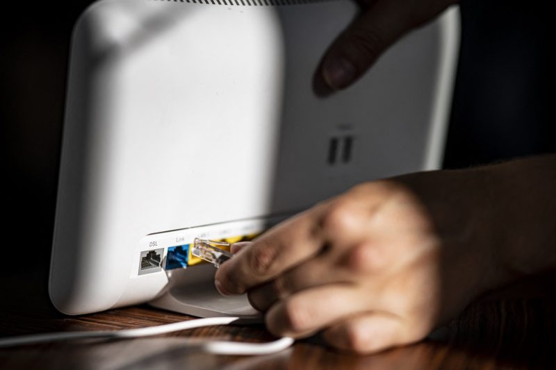 Setarea banală din router care îți poate repara internetul de acasă fără să schimbi abonamentul