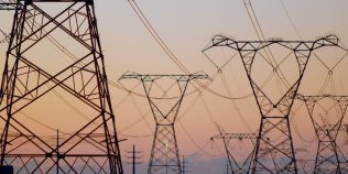 ONU lansează un avertisment privind inteligența artificială: până în 2030 ar putea consuma 3% din electricitatea planetei