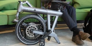 Bicicleta electrică „lipită” ca un Aston Martin. De ce FLIT folosește adeziv în loc de sudură