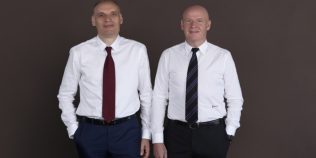 Cât câștigă frații Pavăl din birourile pe care le dețin în București și Cluj. Afacerea discretă care le aduce sume neașteptate