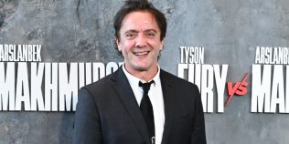 Peeves intră, în sfârșit, în Harry Potter: HBO aduce pe ecran fantoma pe care filmele au tăiat-o