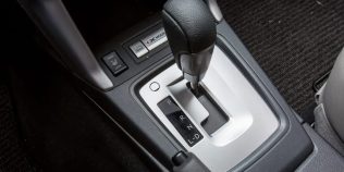 Cutie automată care schimbă prea devreme treptele: mod eco, adaptări sau problemă de senzori