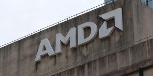 AMD pune tunurile pe MacBook Neo, dar testele din reclamă nu spun întreaga poveste