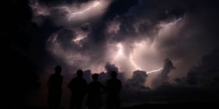 Când scapă Bucureștiul de codul roșu de caniculă. Temperaturile scad simţitor în următoarea perioadă