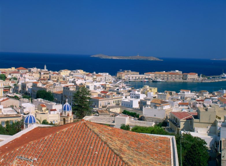 Cum poți trăi o lună pe o insulă superbă din Grecia fără să plătești cazarea. Primești și mic dejun, dar există o condiție